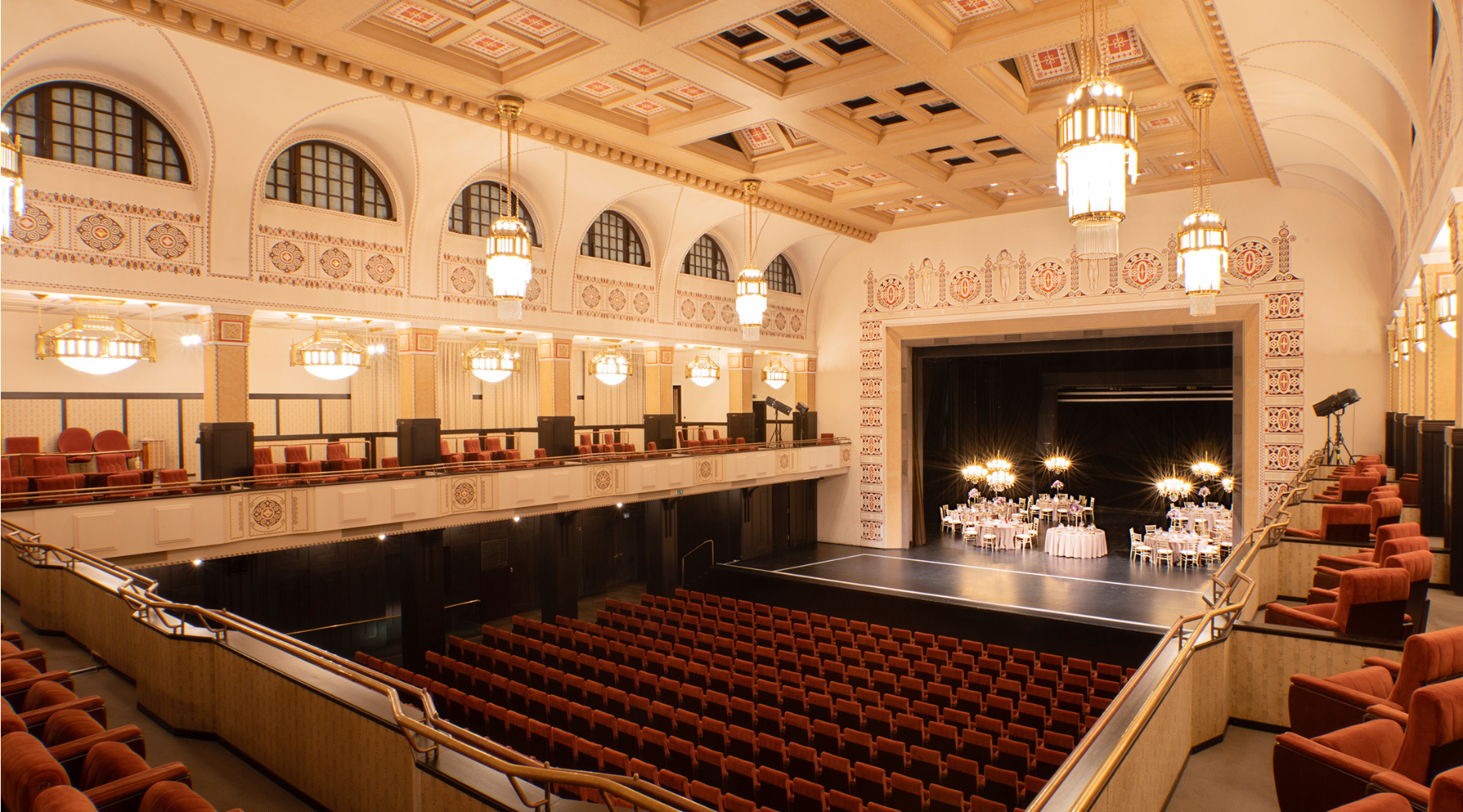 THEATER 3