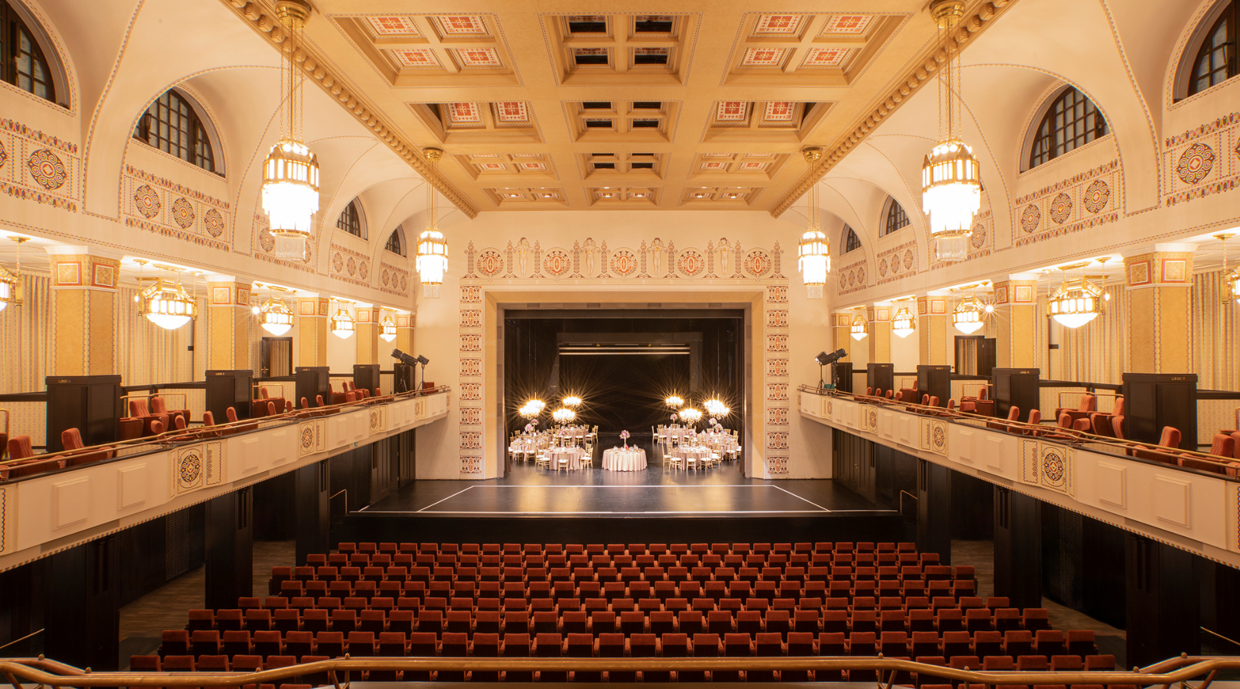 THEATER 1